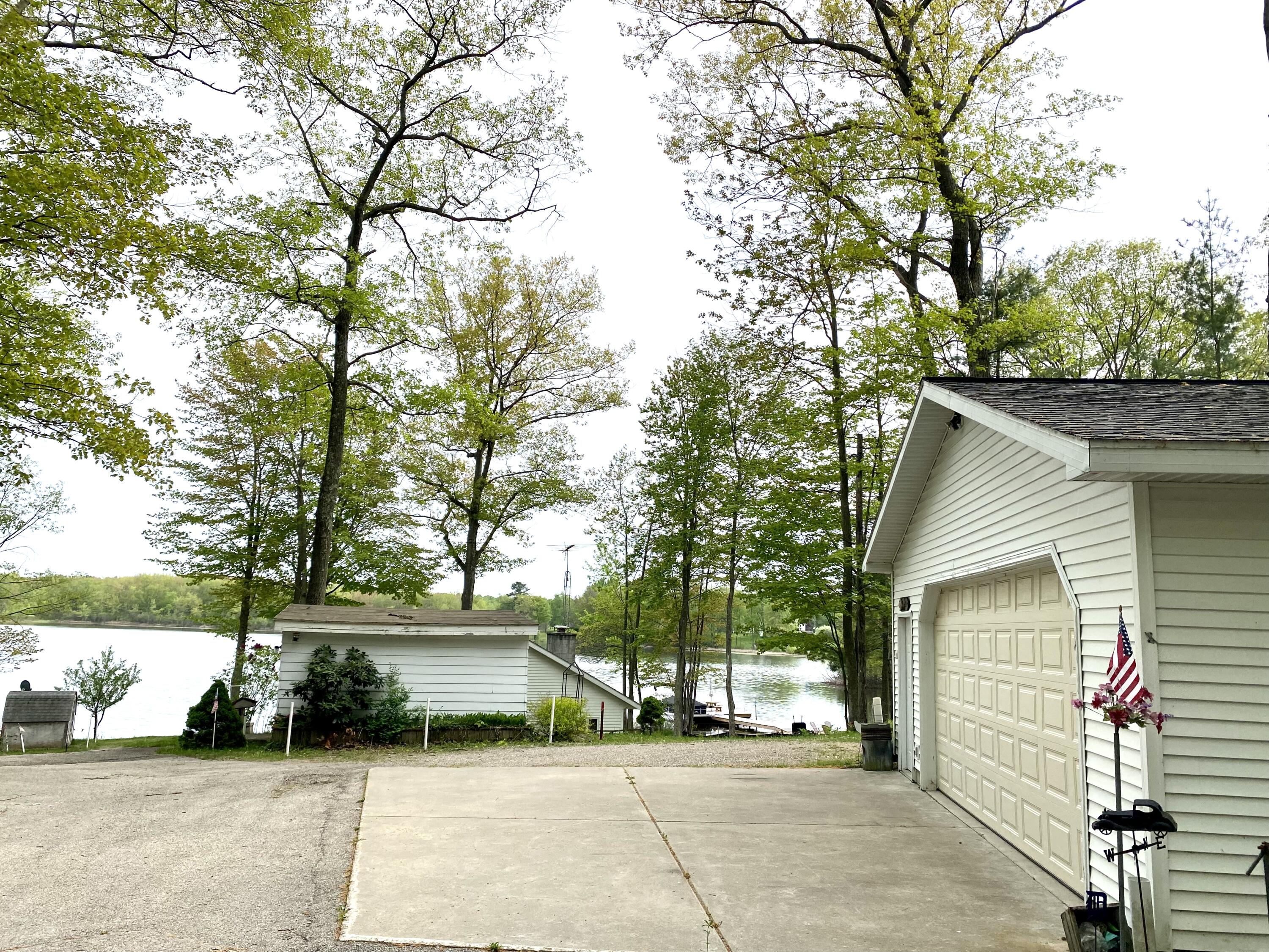 9115 Johnson Road Kaleva, MI 49645 - Photo 20 of 36 28 x 30 garage