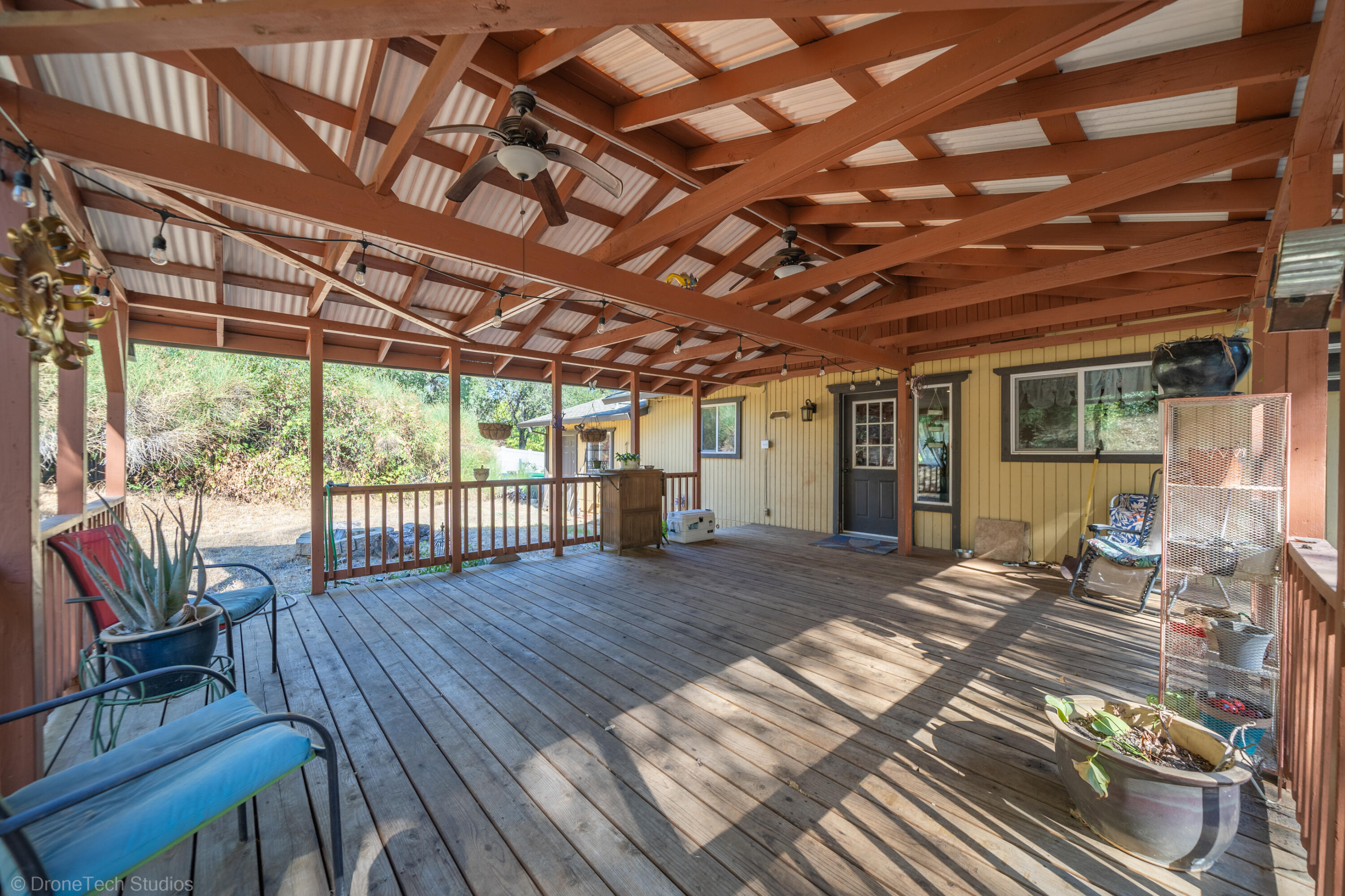 3059 Quartz Hill Road Redding, CA 96003 - Photo 6 of 64 Covered patio