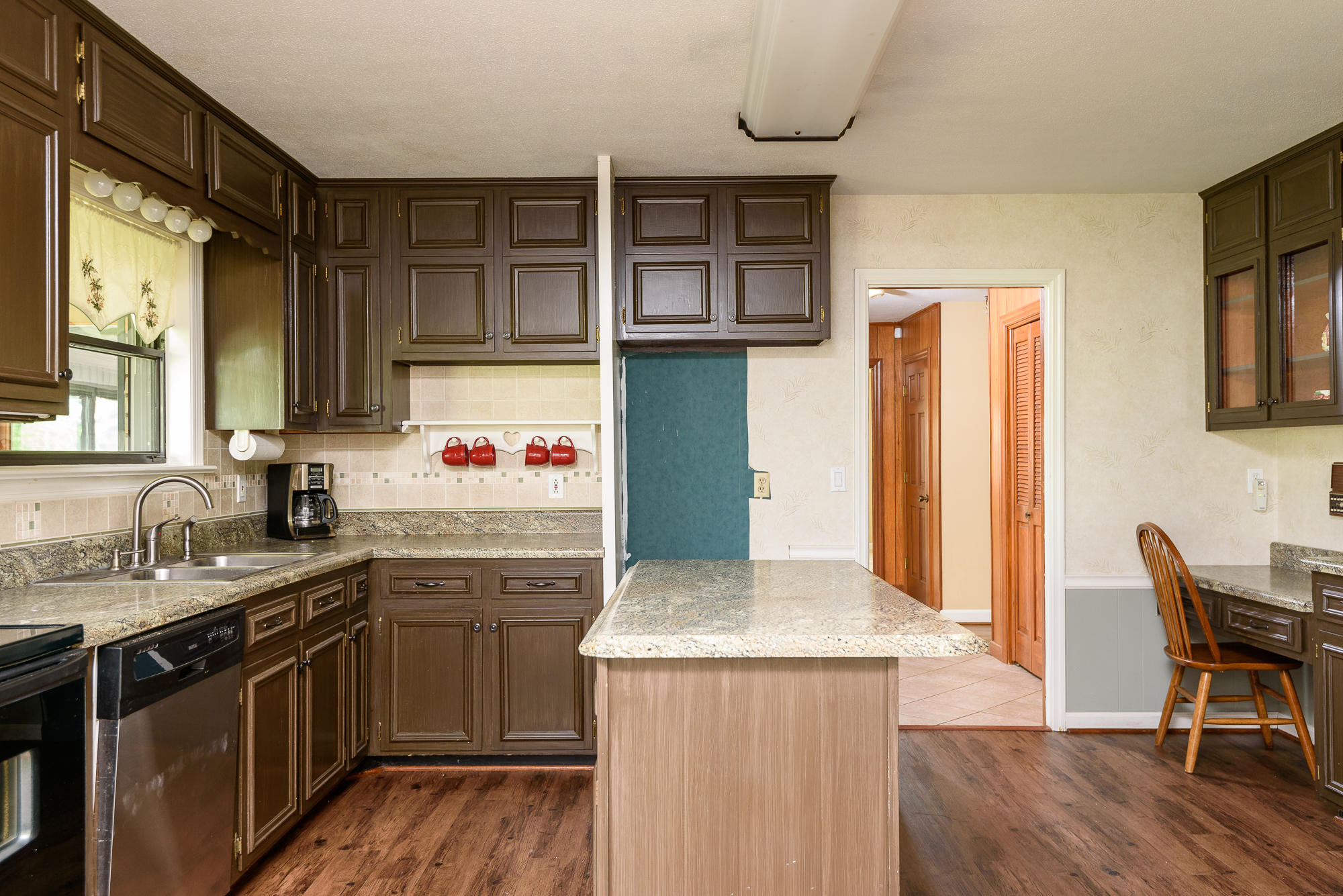305 Valleybrook Road Hixson, TN 37343 - Photo 12 of 34 kitchen_5