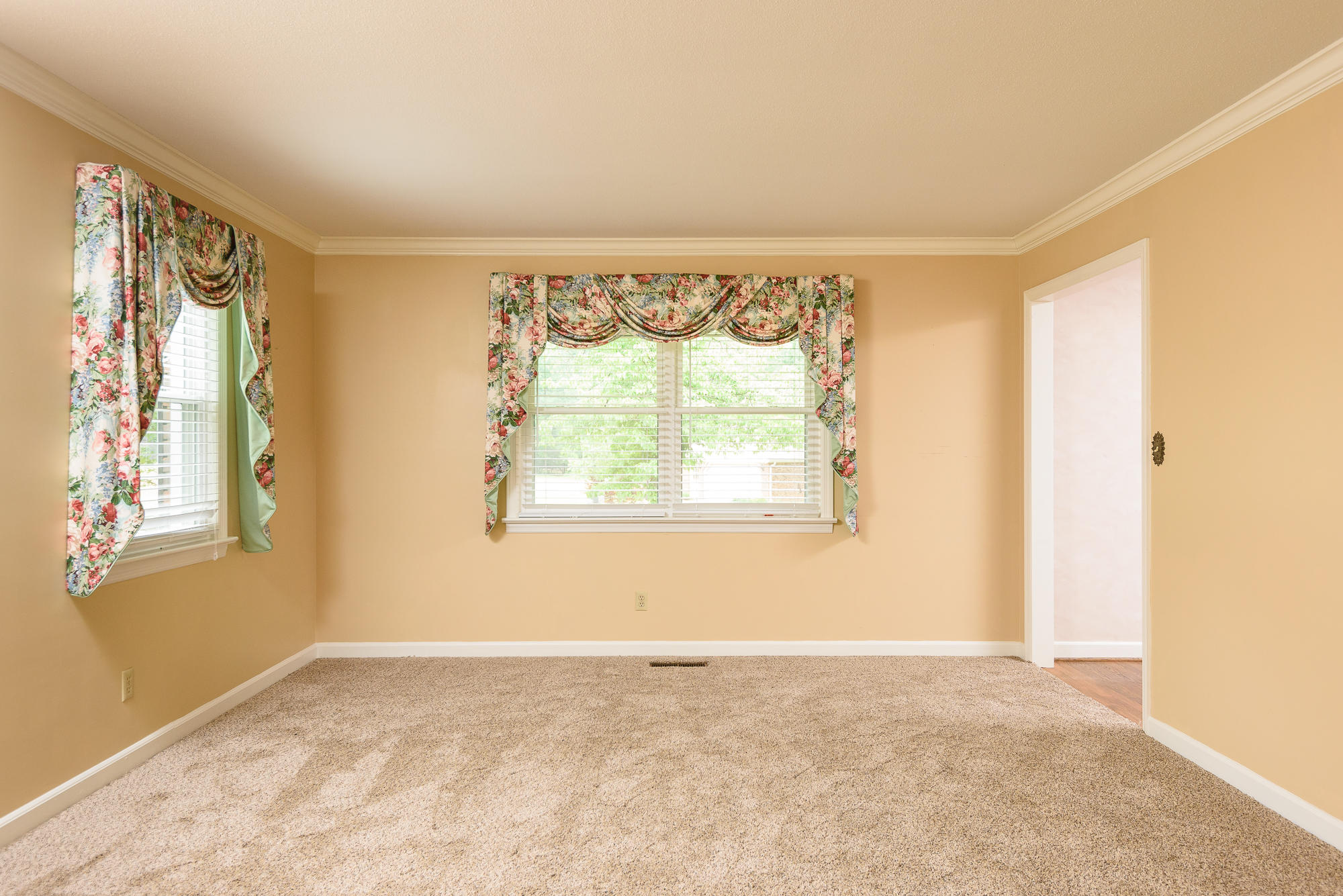 305 Valleybrook Road Hixson, TN 37343 - Photo 5 of 34 living