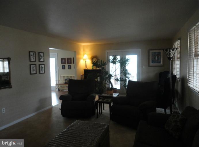 11601 Rivershore Drive Dunkirk, MD 20754 - Photo 5 of 28 Living Room