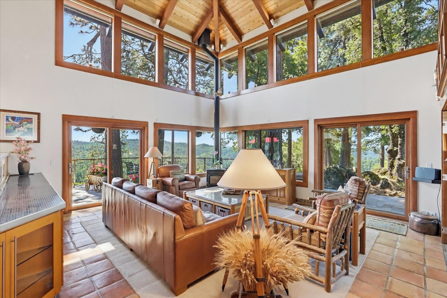 20111 Tanglewood Road Grass Valley, CA 95945 - Photo 6 of 93