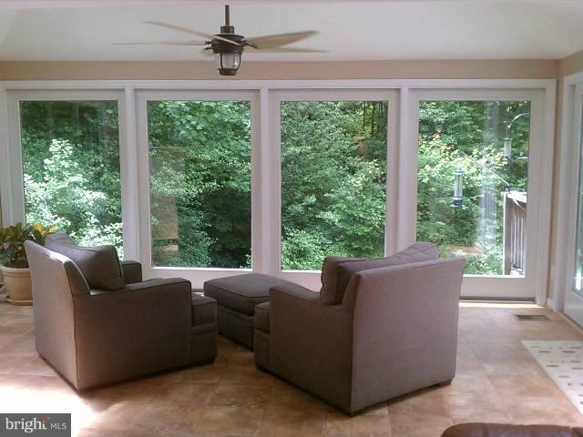 11872 Fawn Ridge Lane Reston, VA 20194 - Photo 4 of 8 Interior (General)