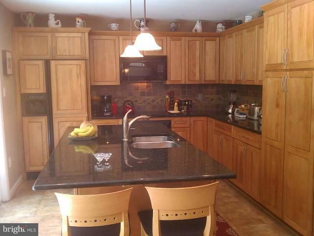 11872 Fawn Ridge Lane Reston, VA 20194 - Photo 5 of 8 Kitchen