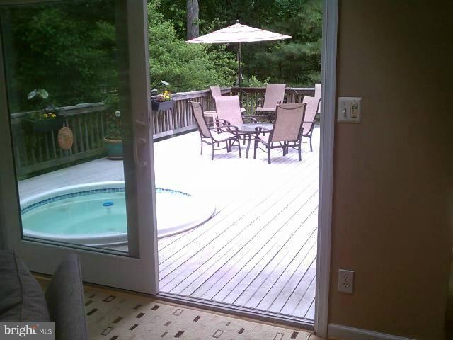 11872 Fawn Ridge Lane Reston, VA 20194 - Photo 7 of 8 Exterior (General)