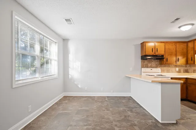 $795 | 331 Randell Drive, Unit G, Clarksville, TN 37042