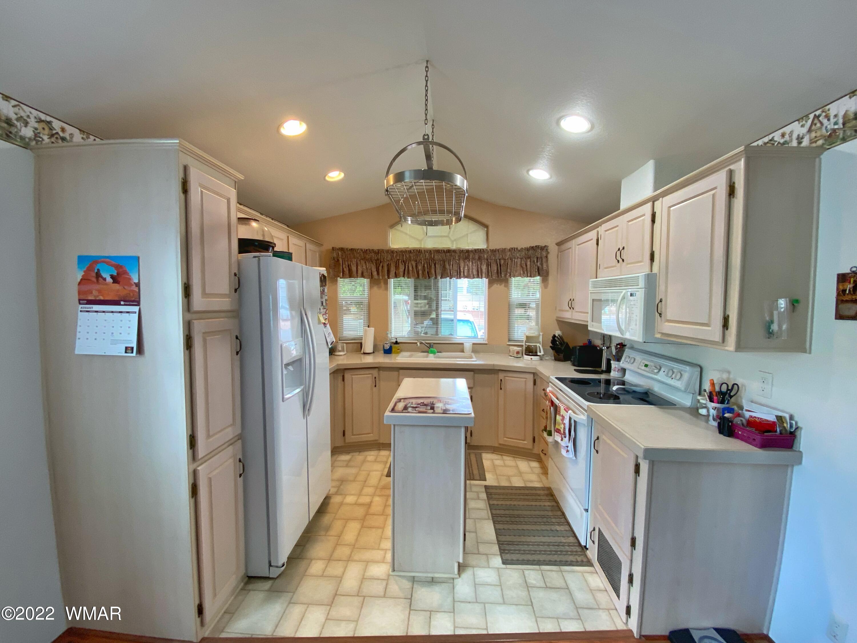 2707 Rustlers Roost Overgaard, AZ 85933 - Photo 9 of 21 Gallery Image 9