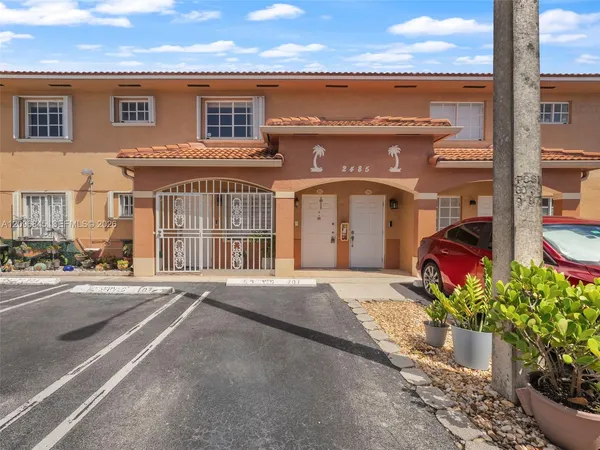 $2,500 | Hialeah, Hialeah, FL 33016