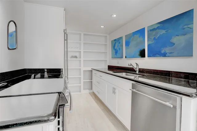 $339,000 | 2701 Westheimer Road, Unit 2D, Houston, TX 77098