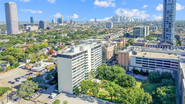 $339,000 | 2701 Westheimer Road, Unit 2D, Houston, TX 77098