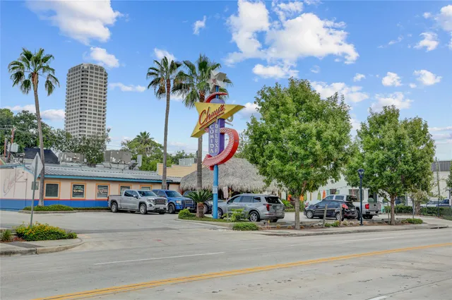 $339,000 | 2701 Westheimer Road, Unit 2D, Houston, TX 77098