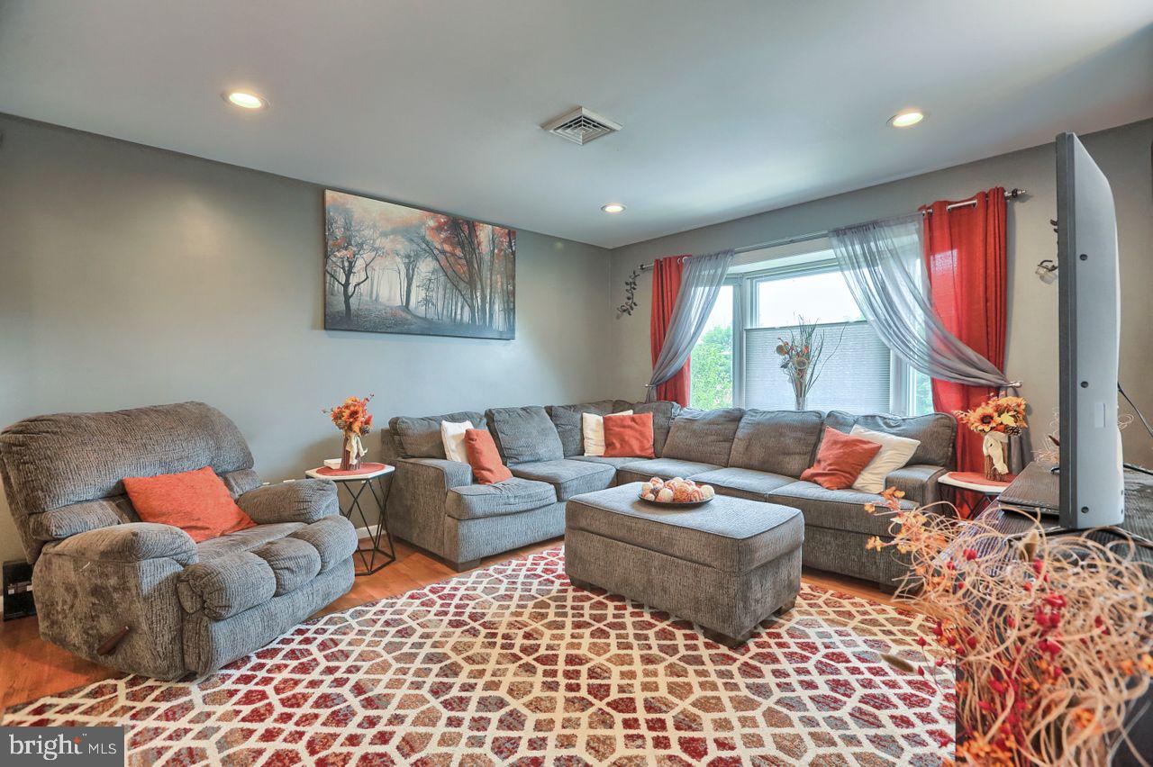 3313 Ridgeway Road Harrisburg, PA 17109 - Photo 4 of 35 Gallery Image 4