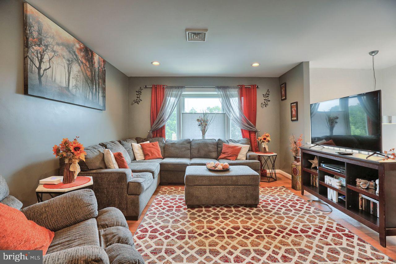 3313 Ridgeway Road Harrisburg, PA 17109 - Photo 5 of 35 Gallery Image 5