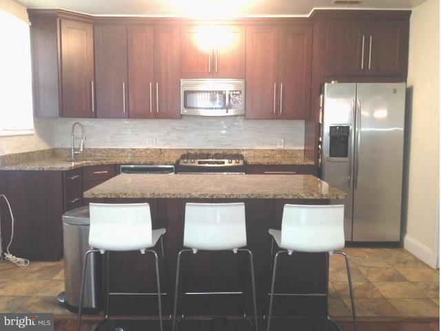 3525 White Chapel Road Baltimore, MD 21215 - Photo 3 of 27 Kitchen