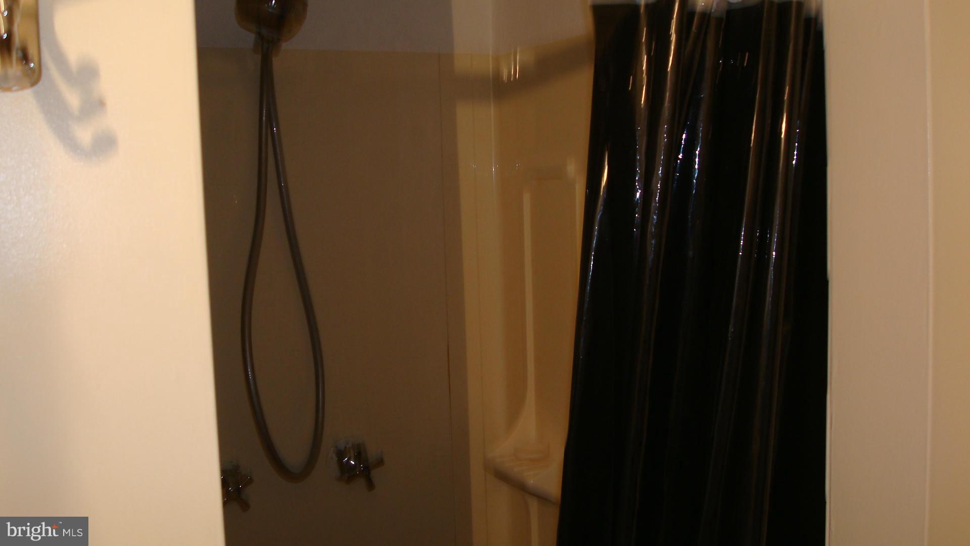 3525 White Chapel Road Baltimore, MD 21215 - Photo 26 of 27 Bath