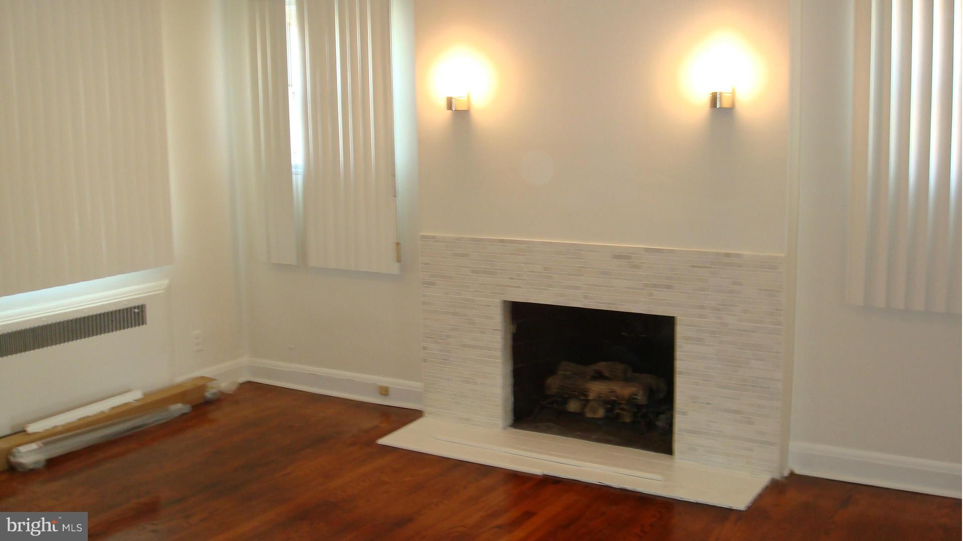 3525 White Chapel Road Baltimore, MD 21215 - Photo 7 of 27 Living Room