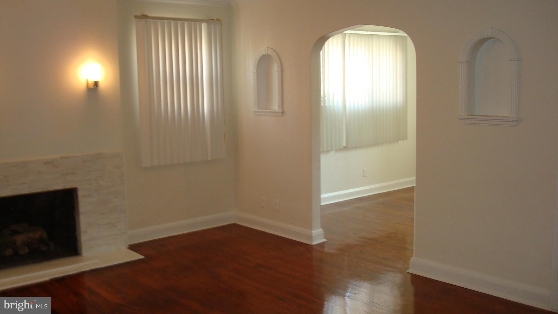 3525 White Chapel Road Baltimore, MD 21215 - Photo 8 of 27 Living Room