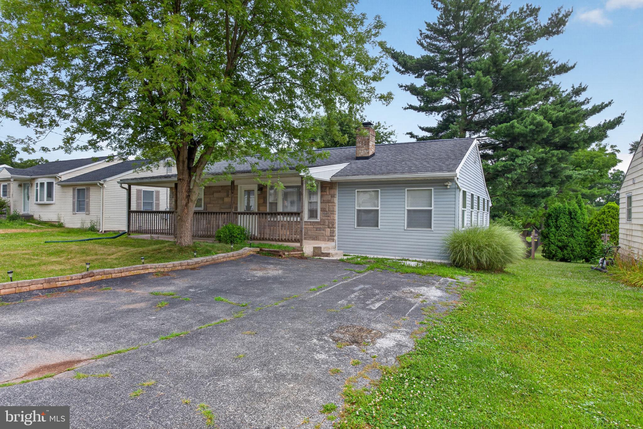 2725 Oakland Road Dover, PA 17315 - Photo 4 of 33