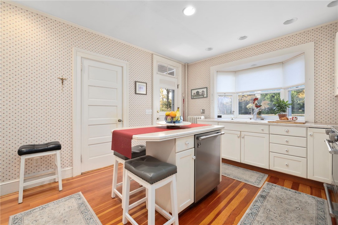 63 Longfellow Road Jamestown, RI 02835 - Photo 20 of 45 This kitchen is bright and cheery.