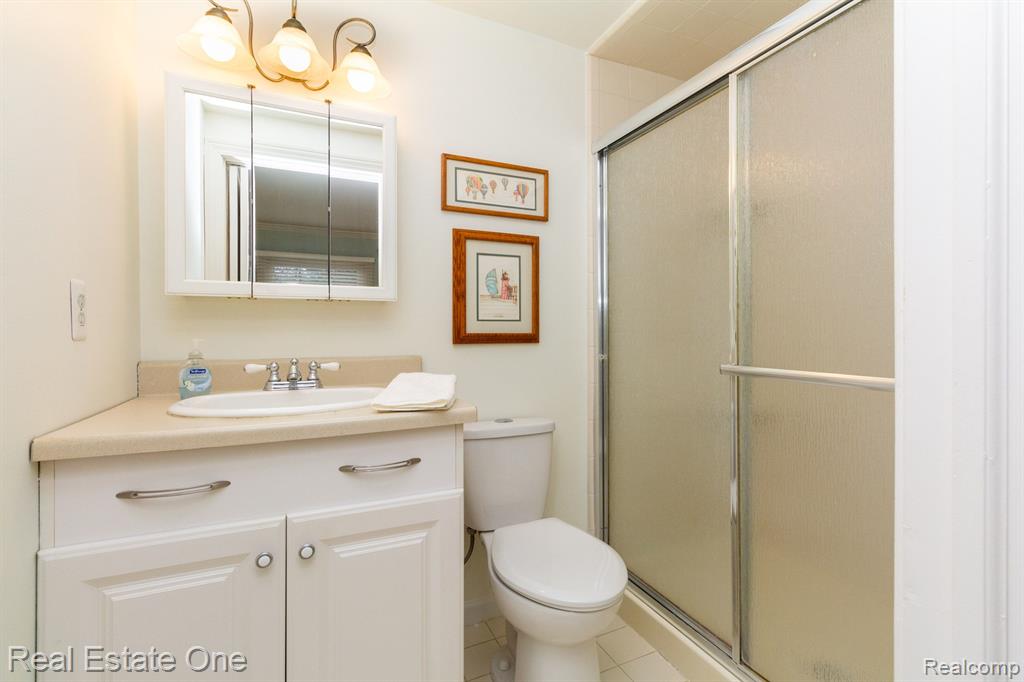 1439 Lantern Lane Rochester Hills, MI 48306 - Photo 19 of 39
