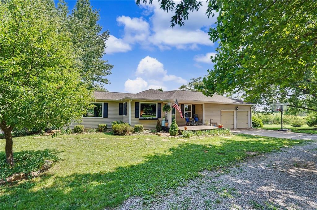 1748 East 800 Road Lawrence, KS 66049 - Photo 3 of 56
