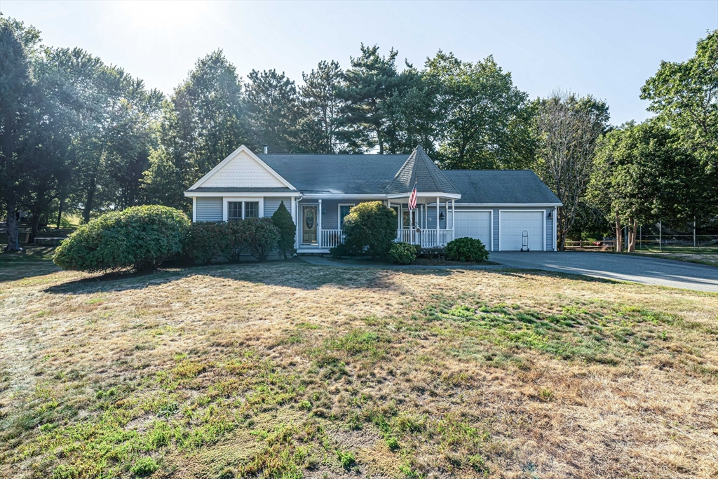 5 Lee Way Georgetown, MA 01833 - Photo 1 of 33 Gallery Image 1