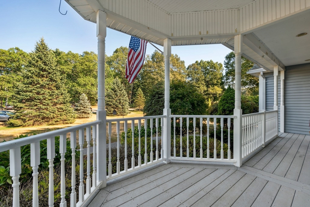 5 Lee Way Georgetown, MA 01833 - Photo 3 of 33 Gallery Image 3