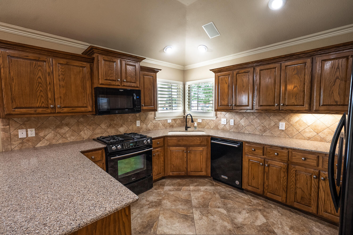 5826 101st Street Lubbock, TX 79424 - Photo 3 of 25 DSC09610