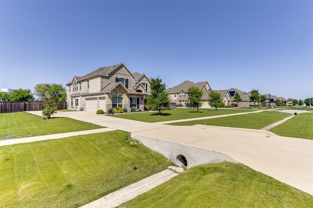 211 Stonegate Way Red Oak, TX 75154 - Photo 2 of 40