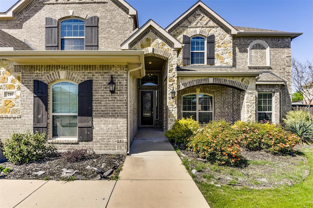 211 Stonegate Way Red Oak, TX 75154 - Photo 3 of 40