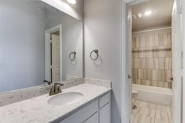 $669,000 | 211 Stonegate Way, Red Oak, TX 75154