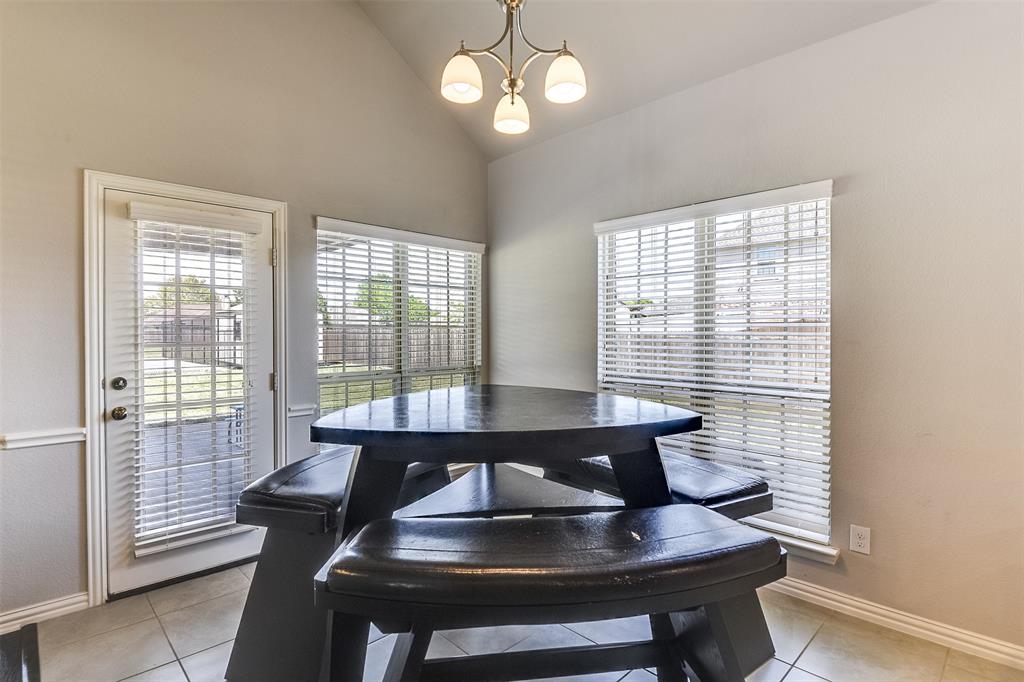 211 Stonegate Way Red Oak, TX 75154 - Photo 10 of 40