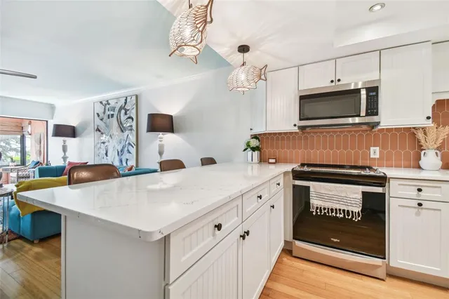 $3,600 | 411 South Bayshore Boulevard, Unit 2, Safety Harbor, FL 34695