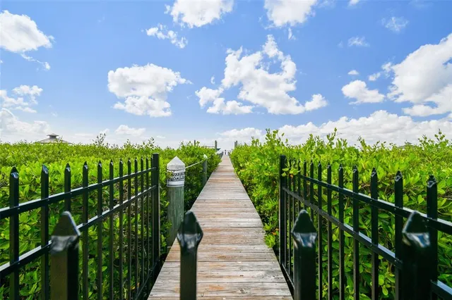 $3,600 | 411 South Bayshore Boulevard, Unit 2, Safety Harbor, FL 34695