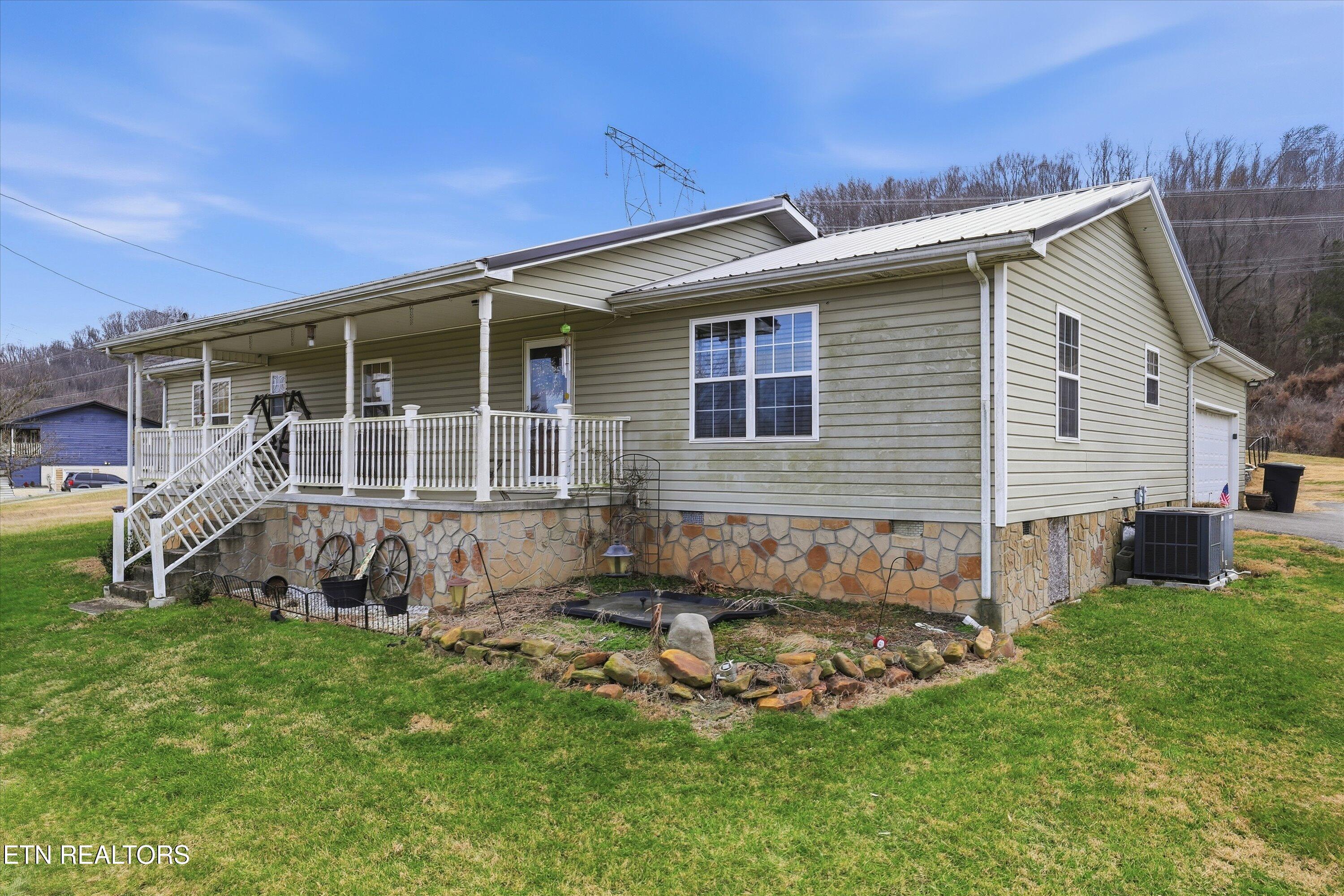 7001 Calvary Way Corryton, TN 37721 - Photo 3 of 20 03-7001 Calvary Way-3