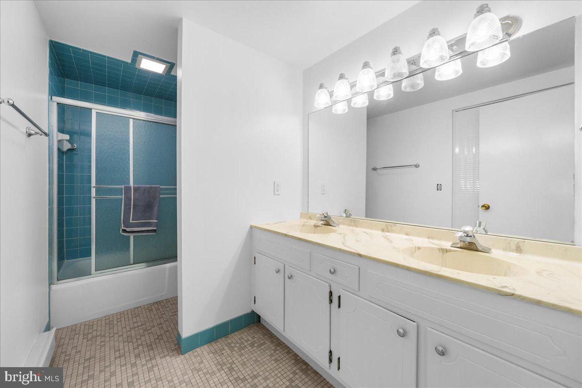 339 Spring Street Bethlehem, PA 18018 - Photo 17 of 26 Gallery Image 17