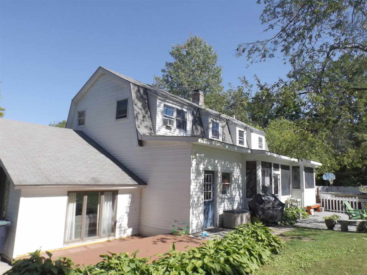 28 Center Street Proctor, VT 05765 - Photo 2 of 37