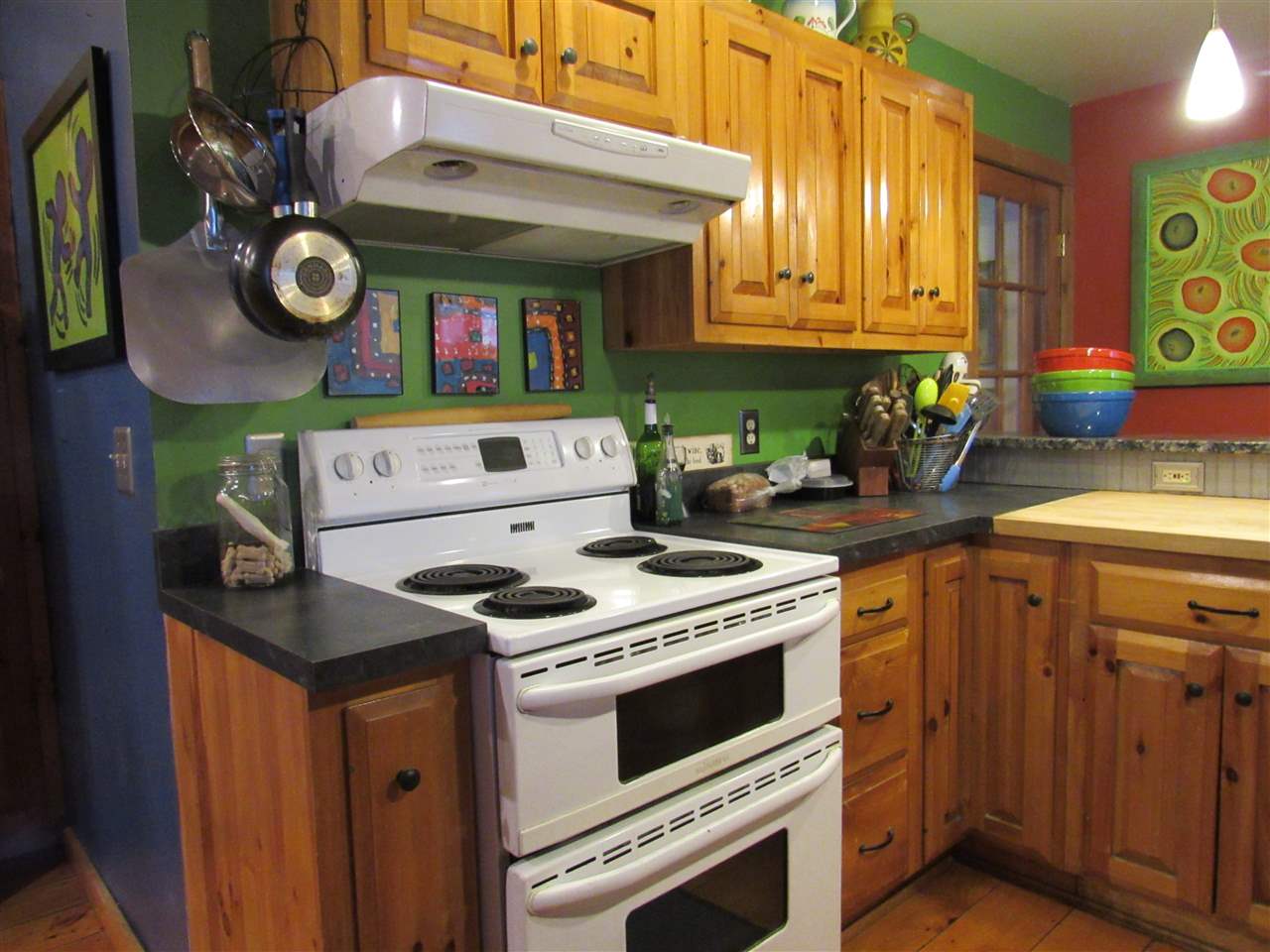 28 Center Street Proctor, VT 05765 - Photo 5 of 37