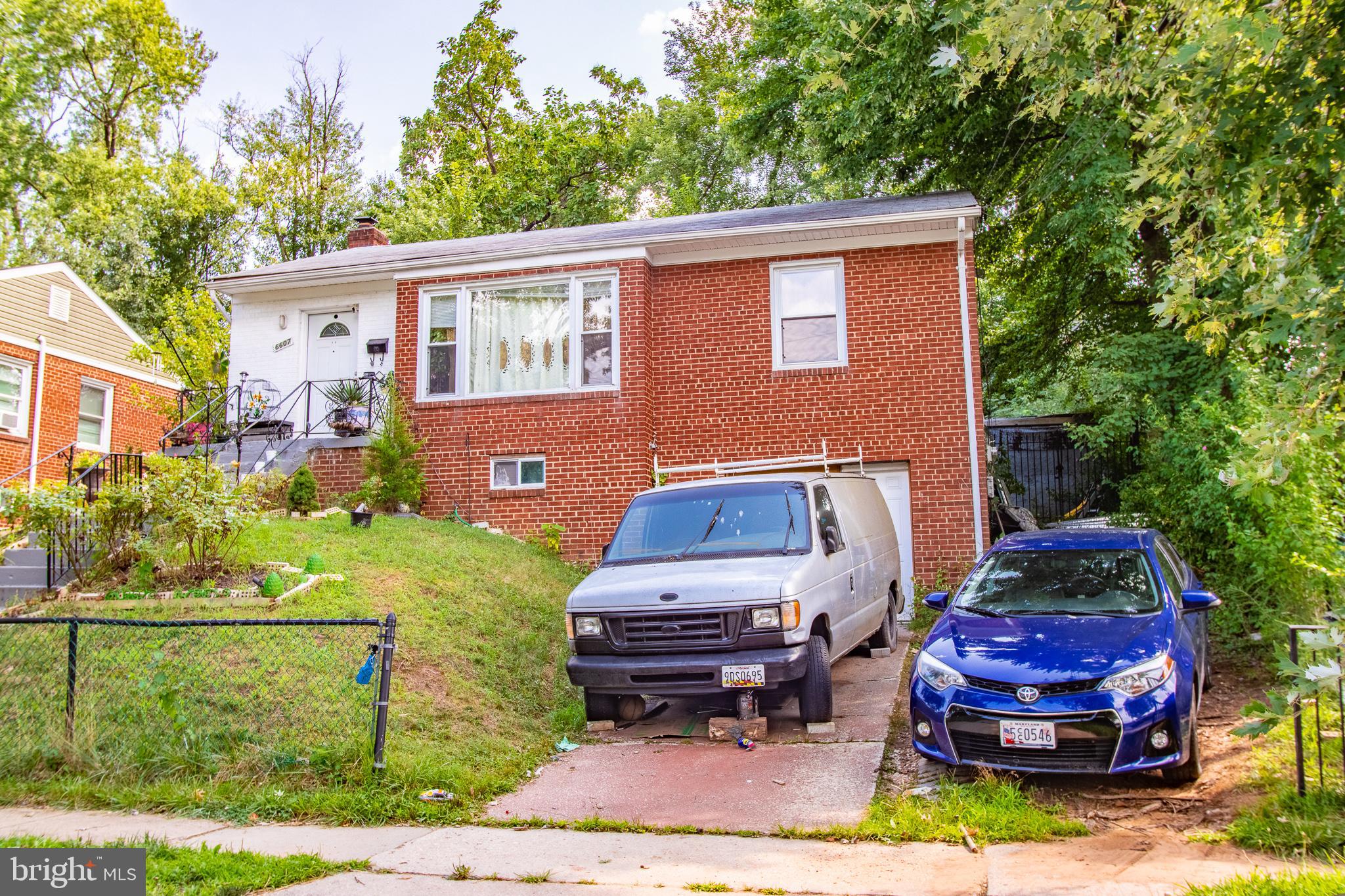 6607 Stanton Road Hyattsville, MD 20784 - Photo 2 of 31