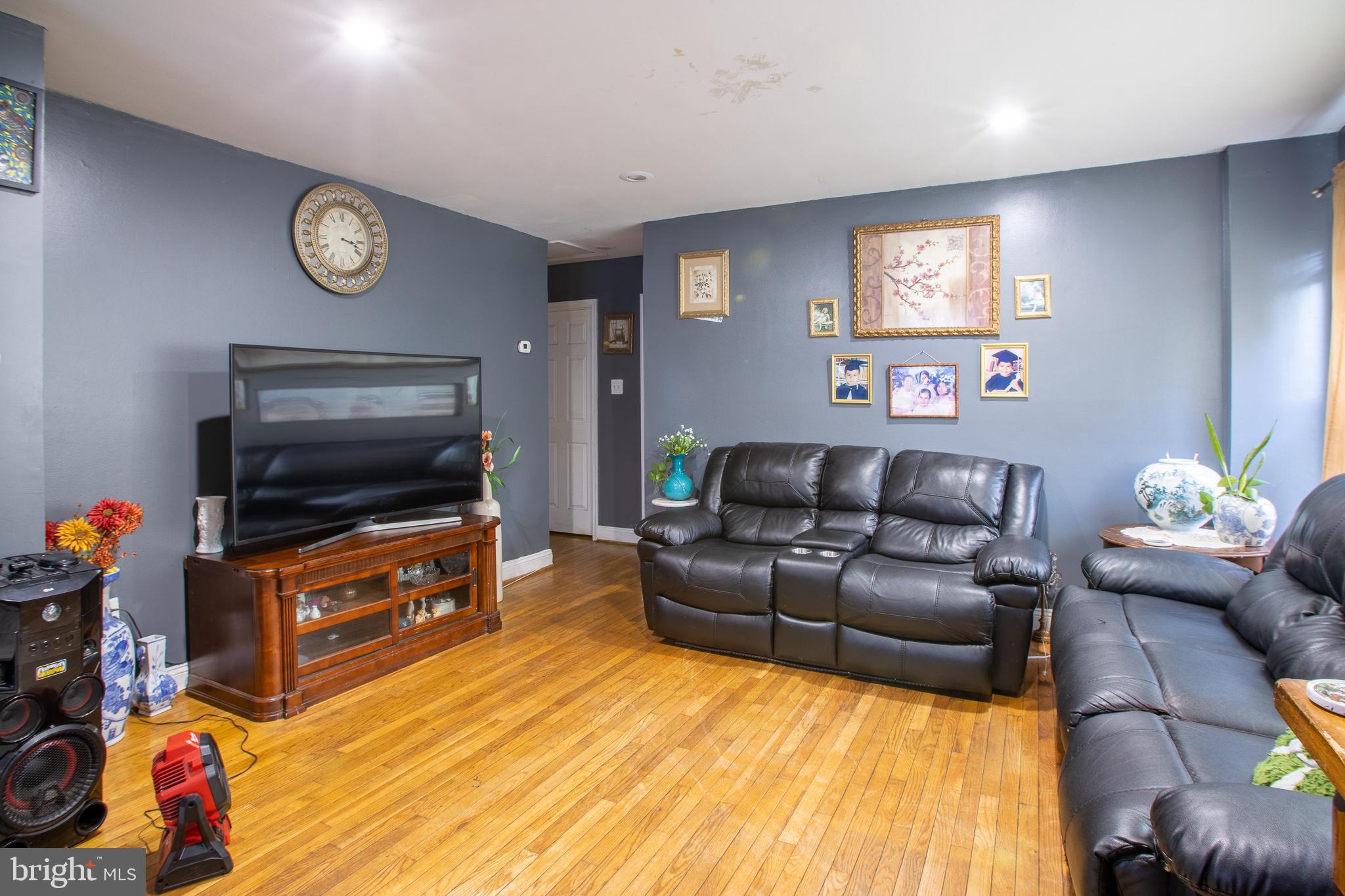 6607 Stanton Road Hyattsville, MD 20784 - Photo 3 of 31