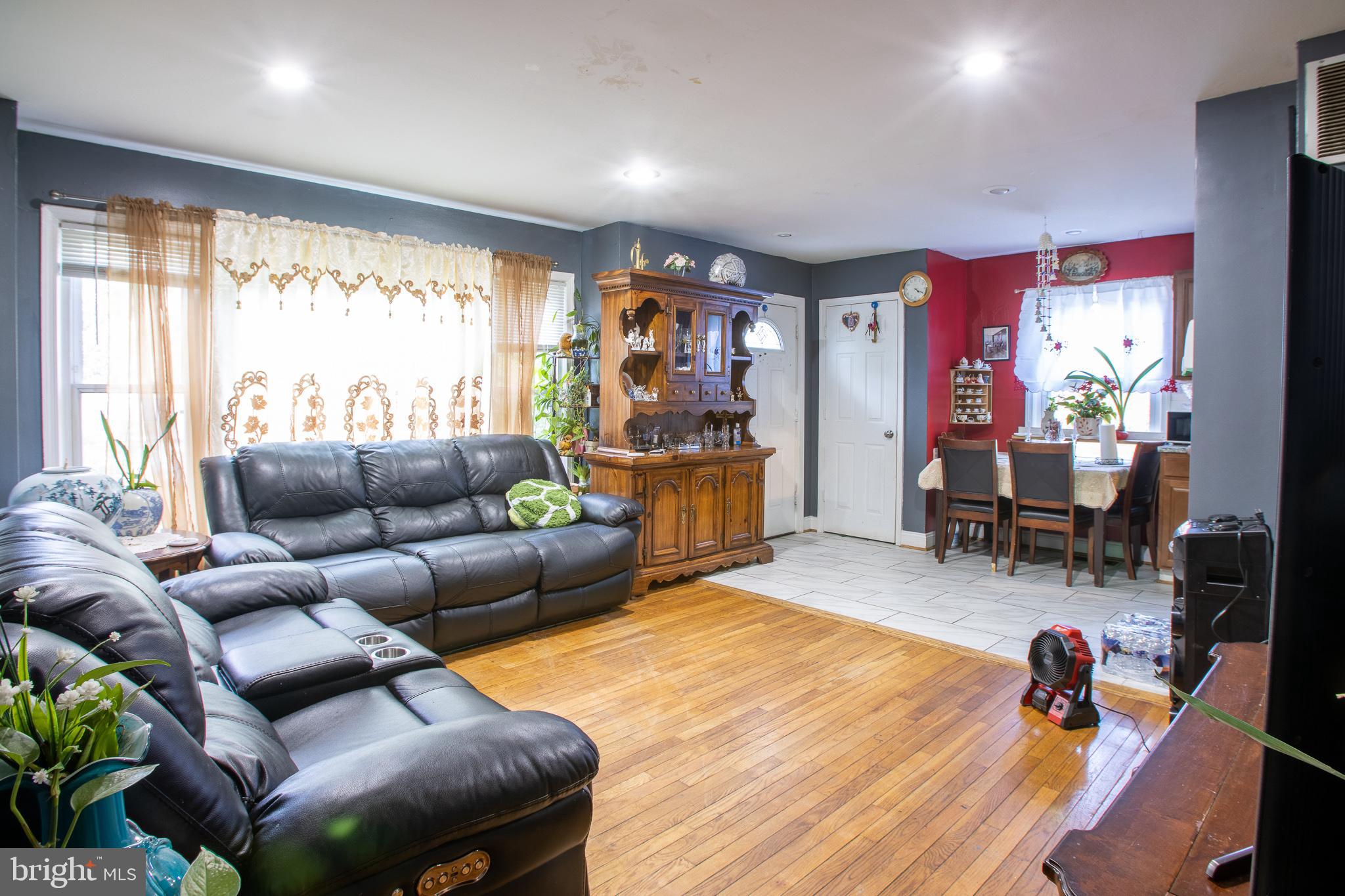 6607 Stanton Road Hyattsville, MD 20784 - Photo 4 of 31