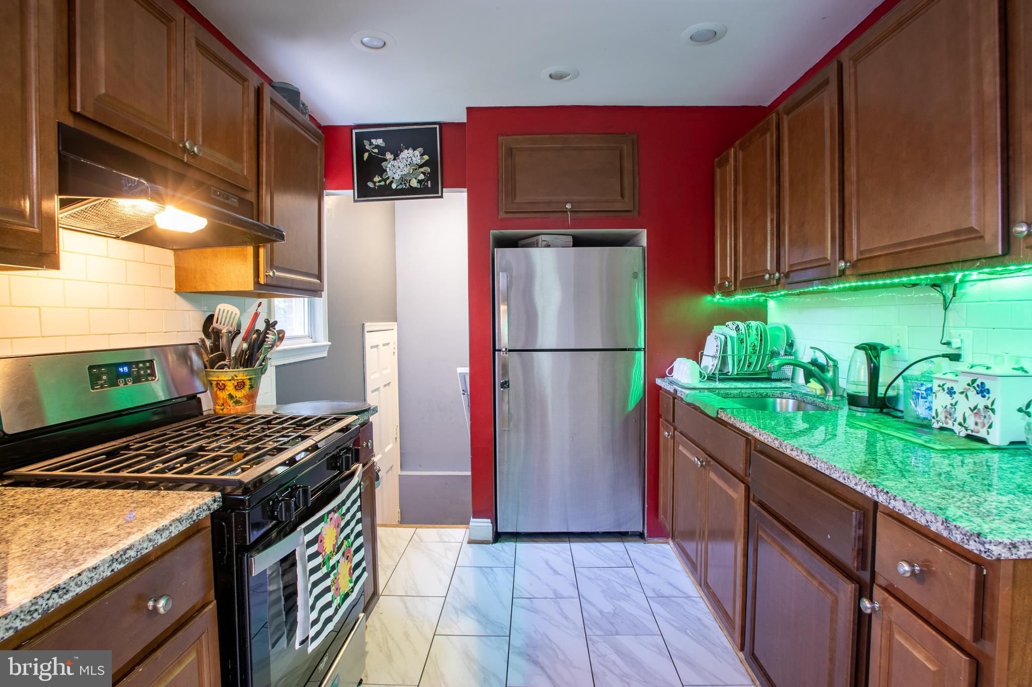 6607 Stanton Road Hyattsville, MD 20784 - Photo 8 of 31