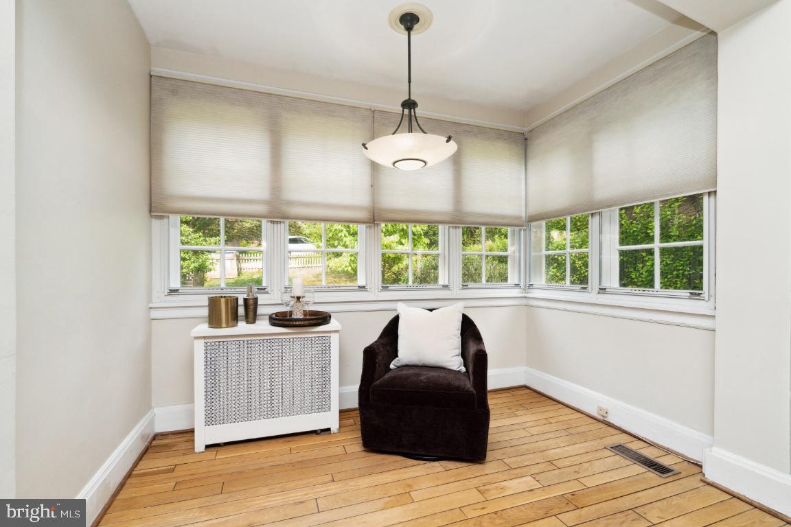 4212 Wickford Road Baltimore, MD 21210 - Photo 10 of 36 Dining nook