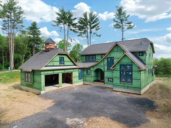 $2,188,600 | 182 Highway 9P, Malta, NY 12020