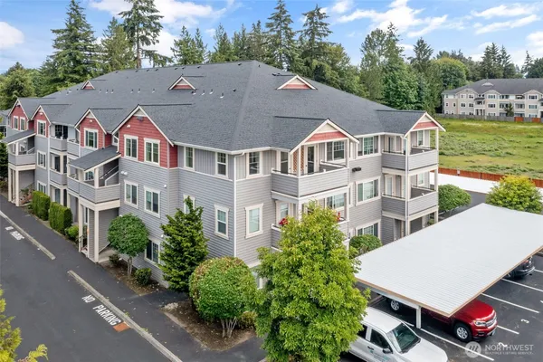 $319,950 | 13203 97th Avenue East, Unit 301, Puyallup, WA 98373