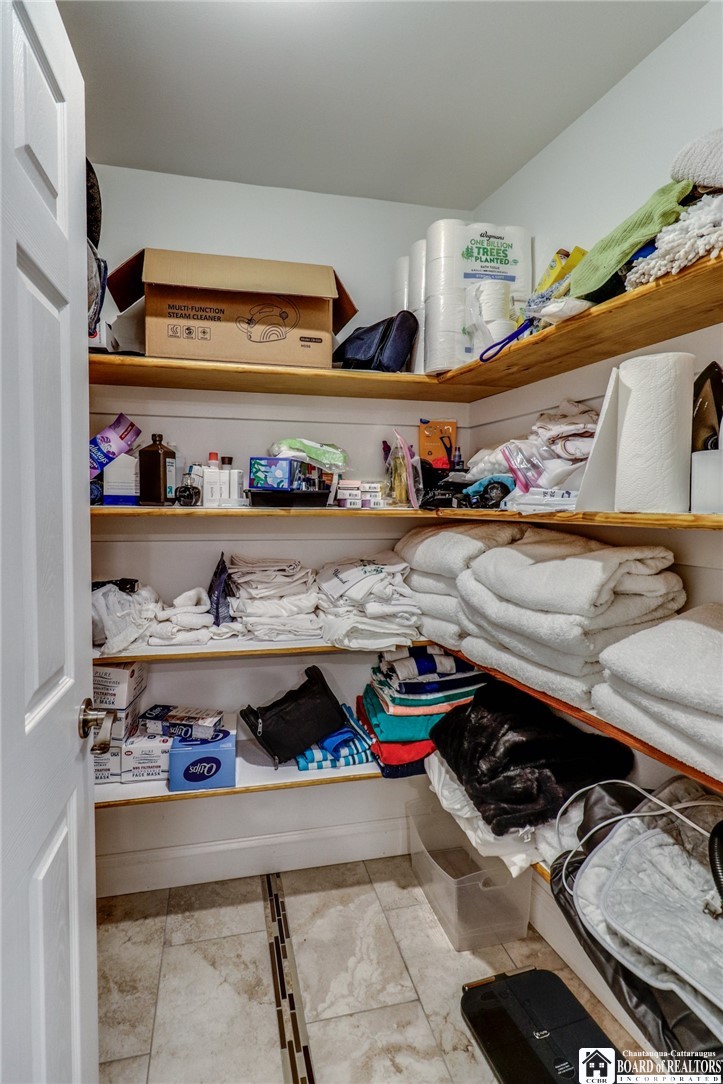 278 South Forest Road Amherst, NY 14221 - Photo 20 of 45 Lower unit walk-in linen closet