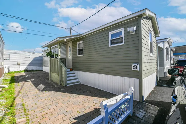 a view of an outdoor space