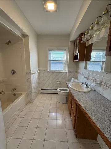 $2,800 | 14 Tillinghast Avenue, Warwick, RI 02886