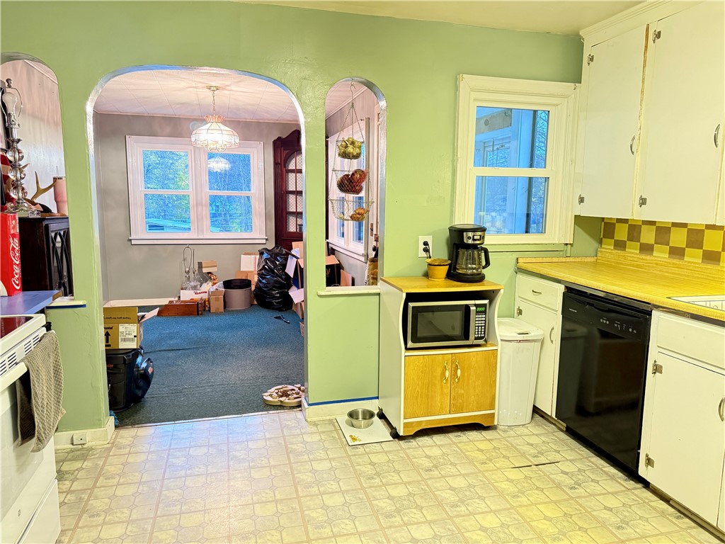 22 Ritton Street Sidney, NY 13838 - Photo 7 of 21 Nice Arch way to Dining Room