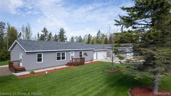 $385,000 | 15262 Highway 23, Presque Isle, MI 49777